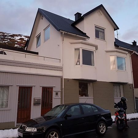 Budget Guesthouse Borgustova Vestmanna Bagian luar foto