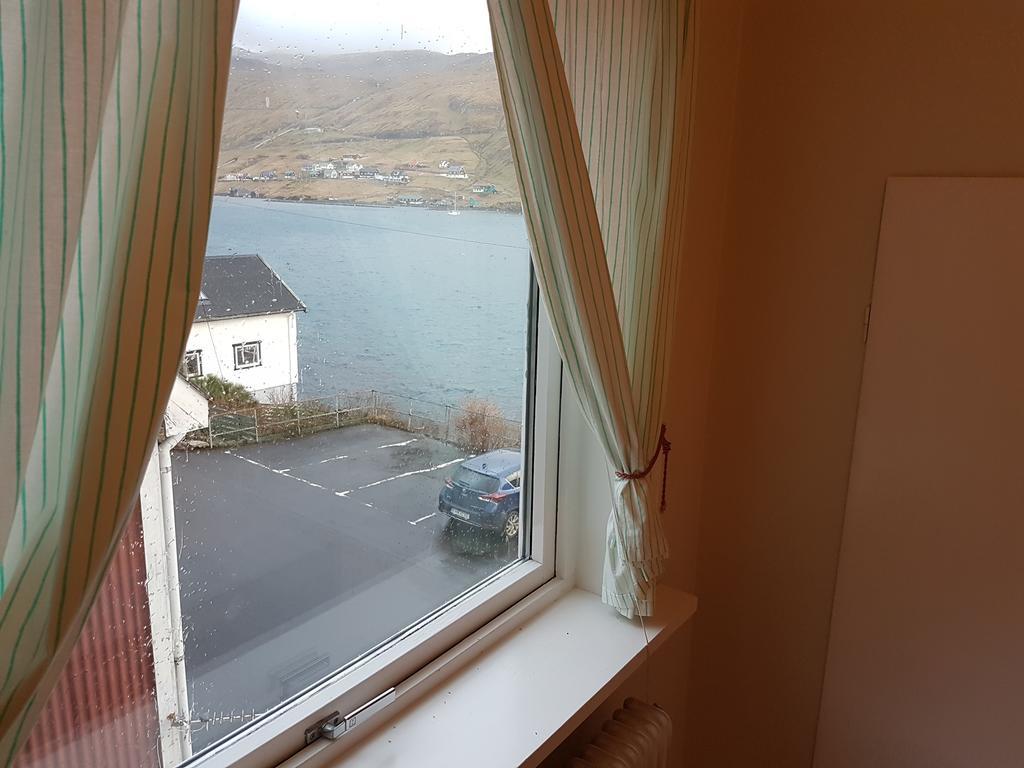 Budget Guesthouse Borgustova Vestmanna Bagian luar foto